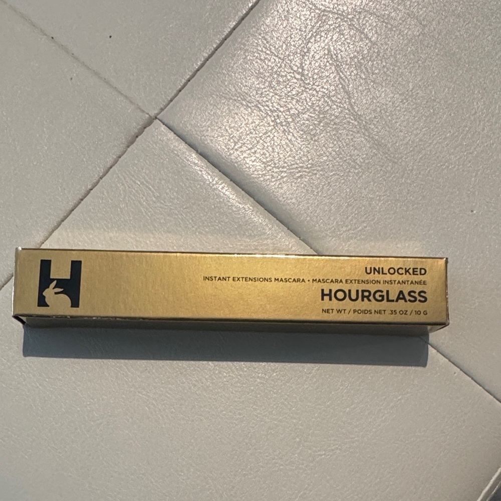 Hourglass Unlocked Mascara in Gold Box